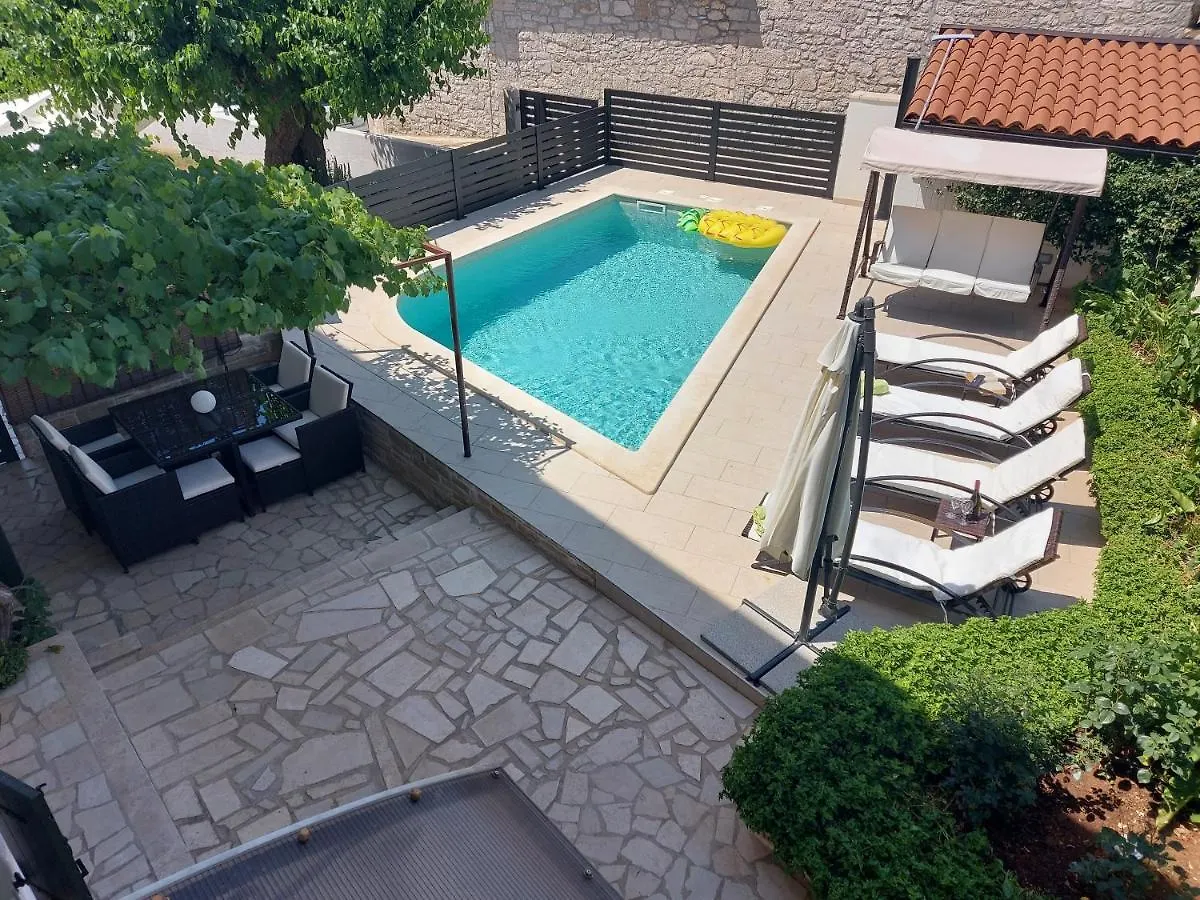 Villa Zita Πόρετς