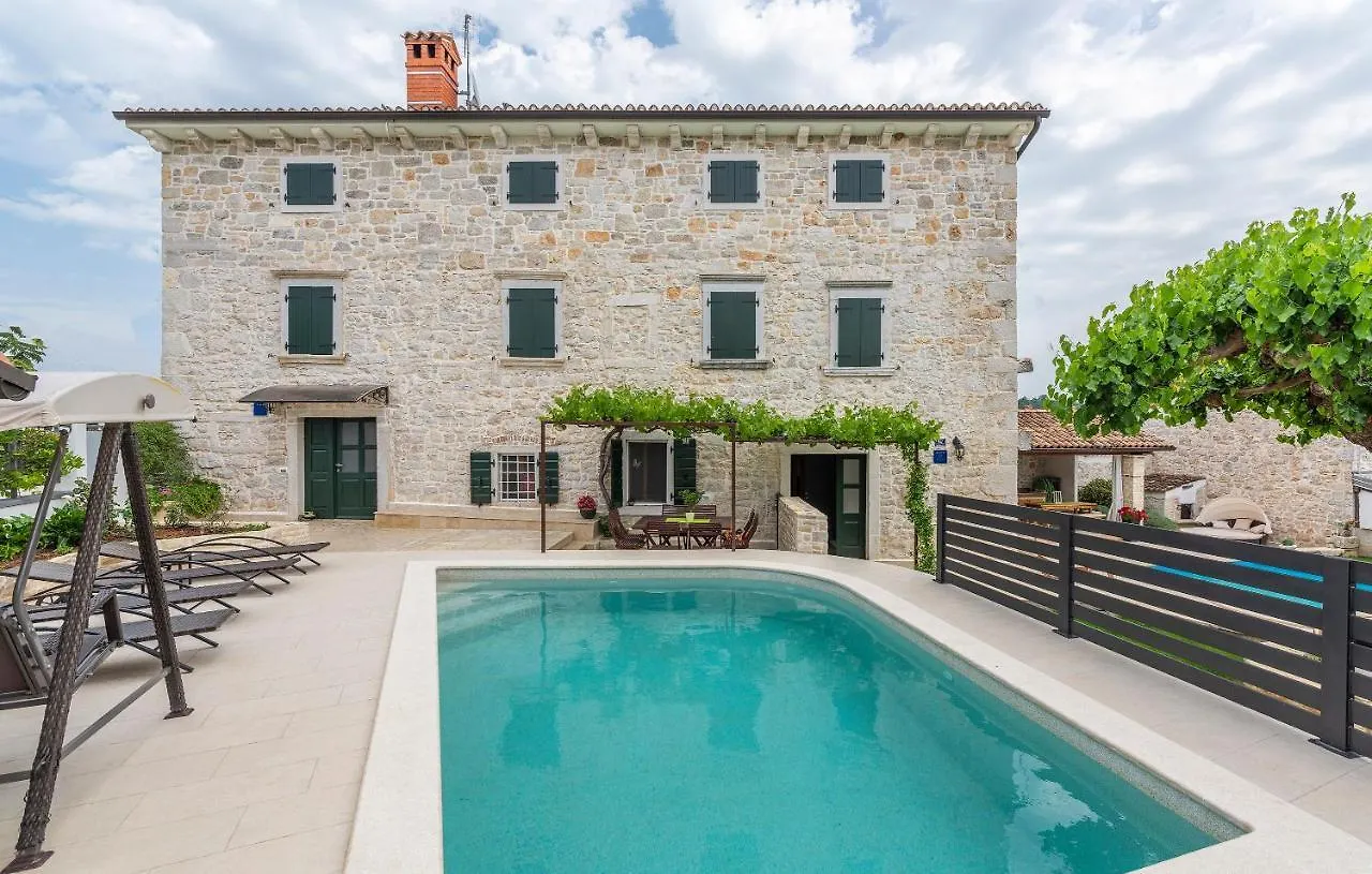 פורץ Villa Zita